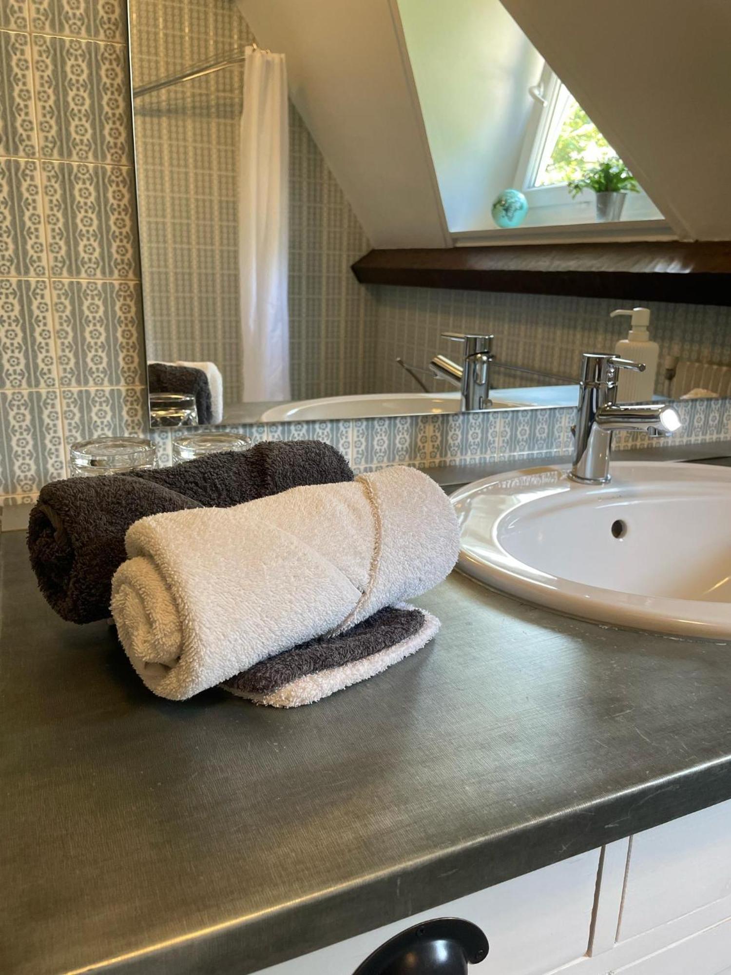 Chambres D'Hotes Le Relais Globe Trotteur Montaigu  Ngoại thất bức ảnh